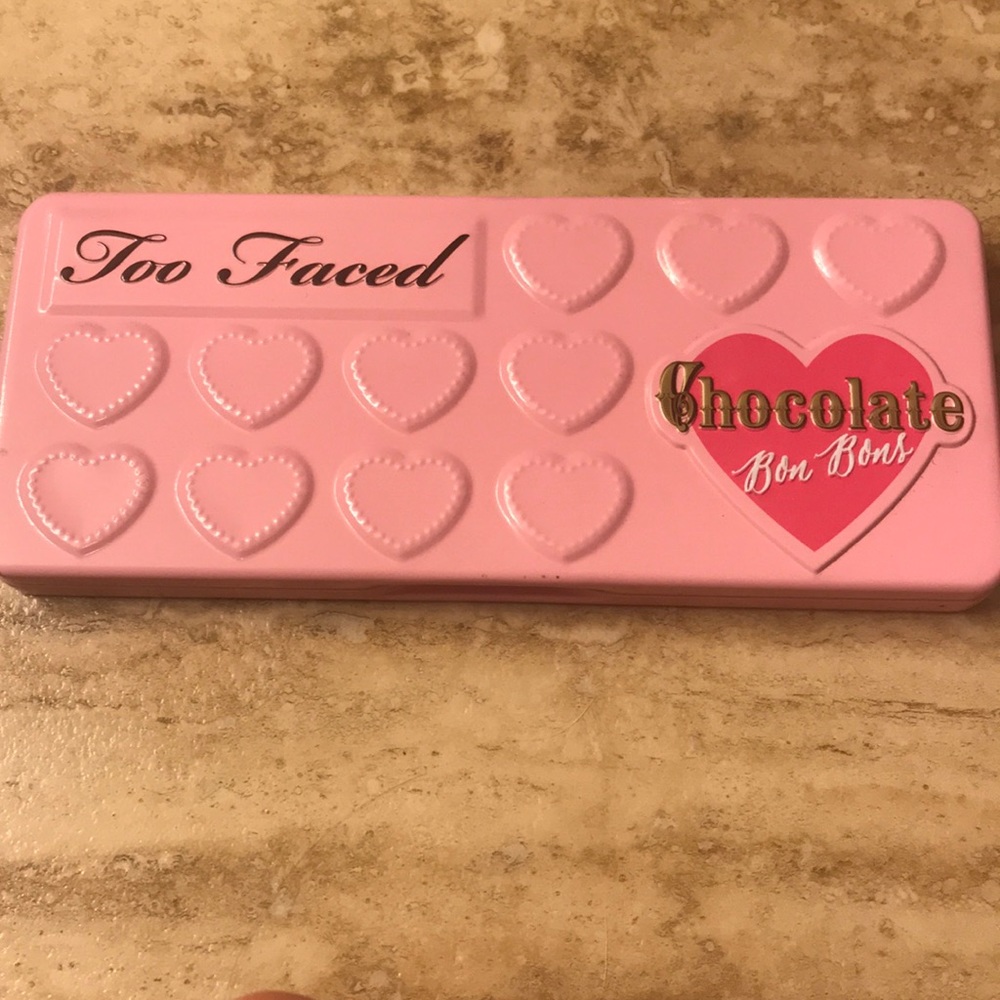 Too faced chocolate bon bon eyeshadow palette